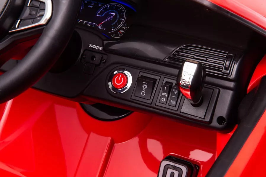 Akumuliatorinis automobilis BMW M5 su platforma tėvams, raudonas, lakuotas