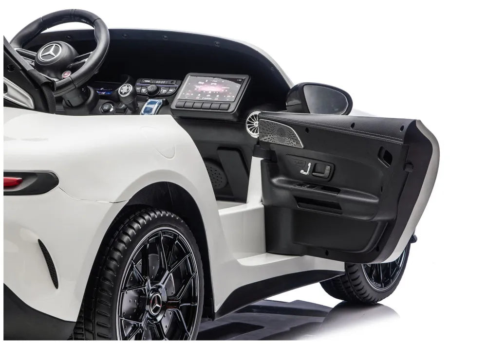 Akumuliatorinis automobilis Mercedes AMG DK-GT63 24V, baltas