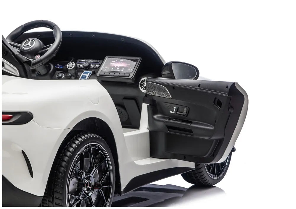 Akumuliatorinis automobilis Mercedes GT63 AMG DK-GT63 24V LCD Baltas