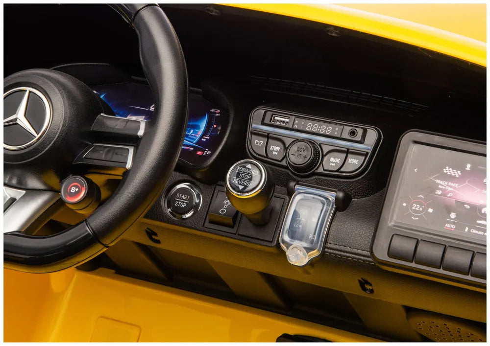 Akumuliatorinis automobilis Mercedes GT63 AMG DK-GT63 24V LCD geltonas