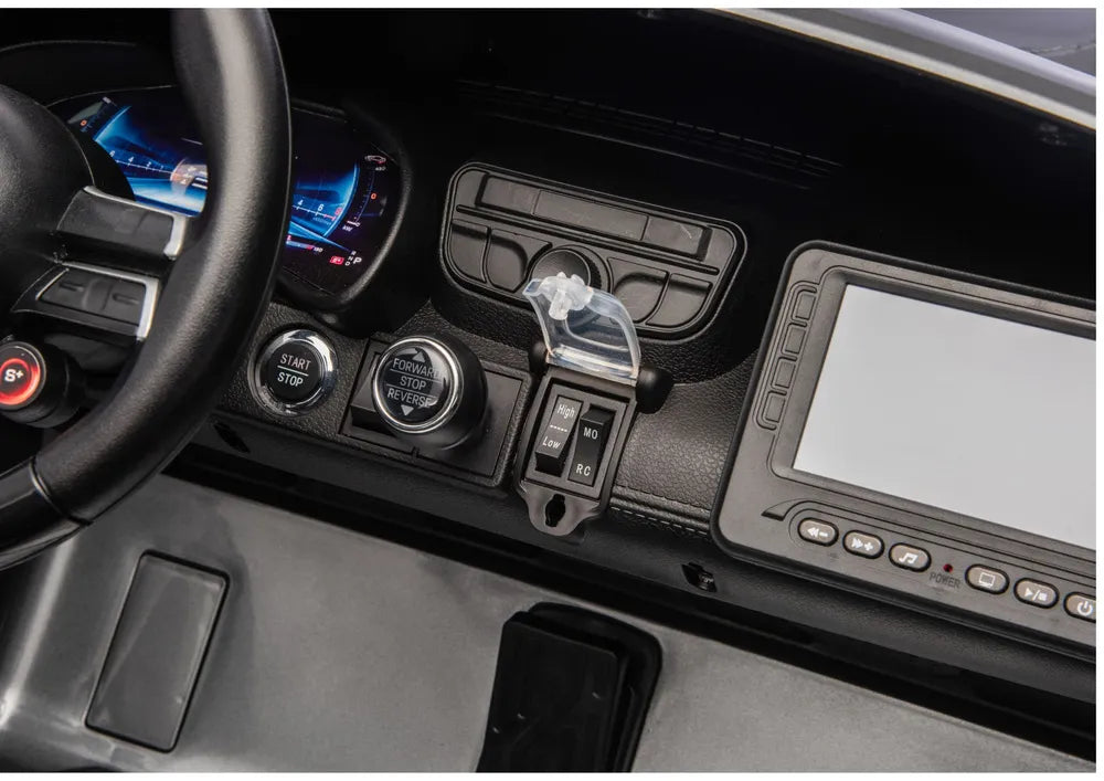 Akumuliatorinis automobilis Mercedes GT63 AMG DK-GT63 24V LCD pilkas lakuotas
