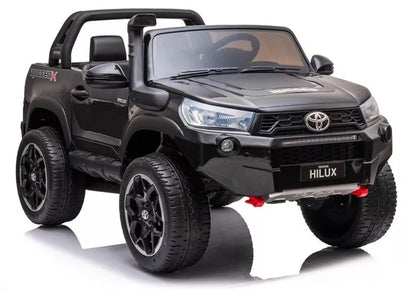 Akumuliatorinis automobilis Toyota Hilux su nuotolinio valdymo pulteliu, LED žibintais, MP3, juodas lakuotas