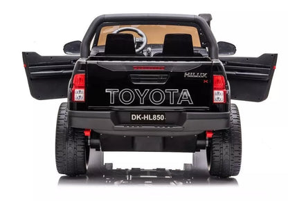 Akumuliatorinis automobilis Toyota Hilux su nuotolinio valdymo pulteliu, LED žibintais, MP3, juodas lakuotas