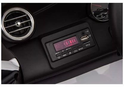 Dvivietis akumuliatorinis automobilis Mercedes GLC 63S LED žibintai MP3 Baltas