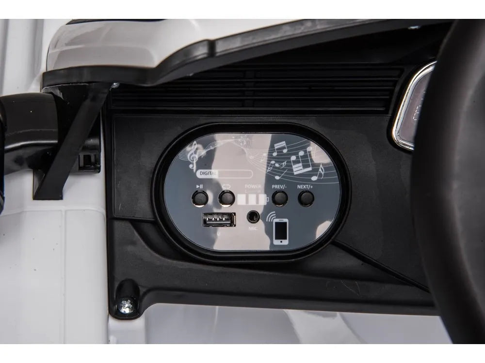 Elektrinis vaikiškas automobilis Audi RS Q8, baltas