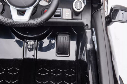 Vaikiškas elektromobilis Mercedes SLC 300 baltas